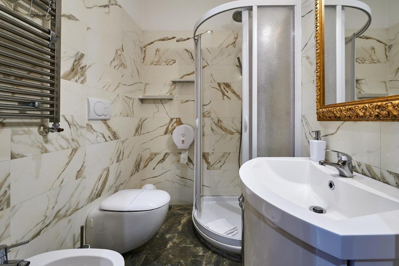 Le Suite Downtown Рим Екстериор снимка