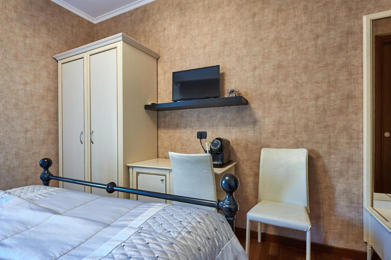 Le Suite Downtown Рим Екстериор снимка