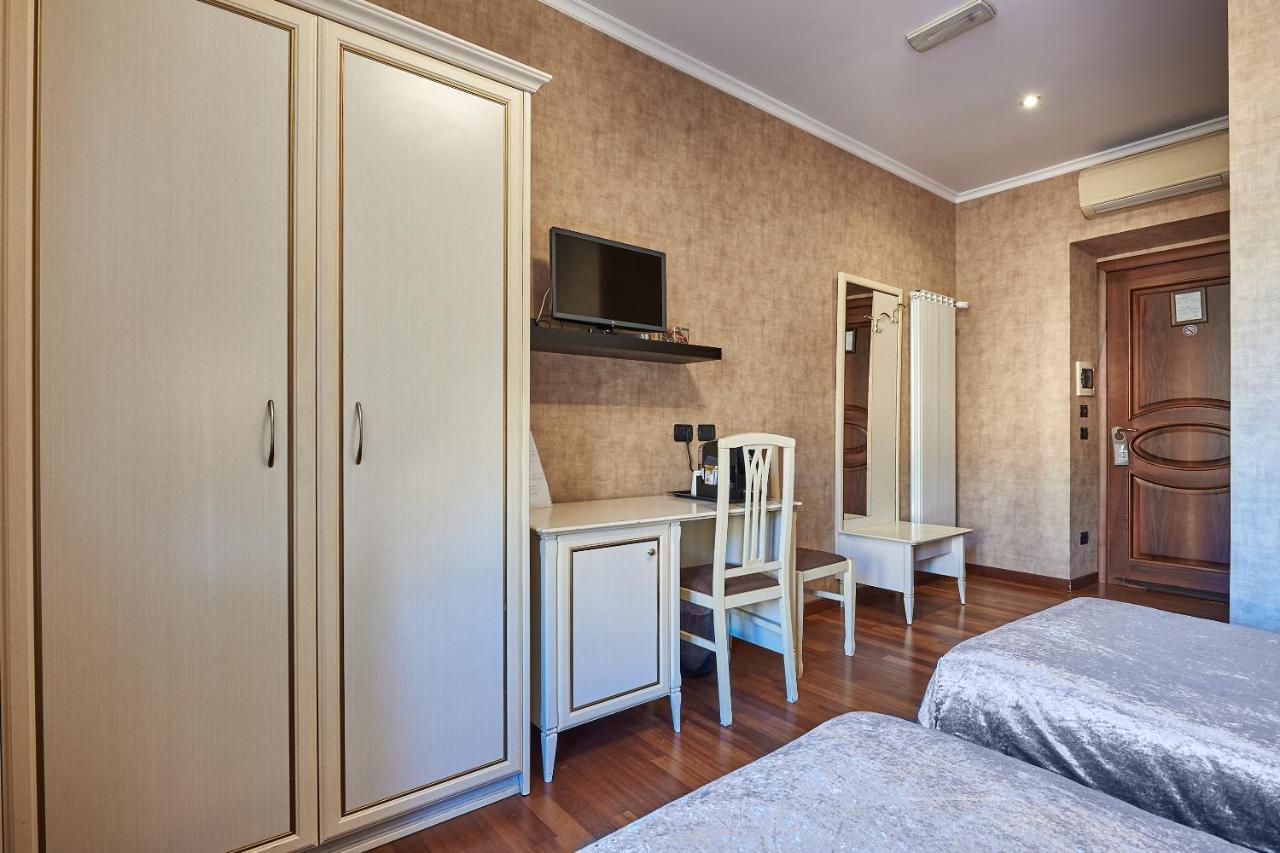 Le Suite Downtown Рим Екстериор снимка