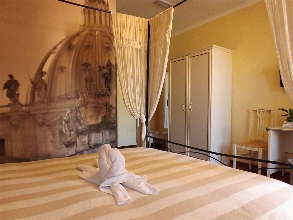 Le Suite Downtown Рим Екстериор снимка