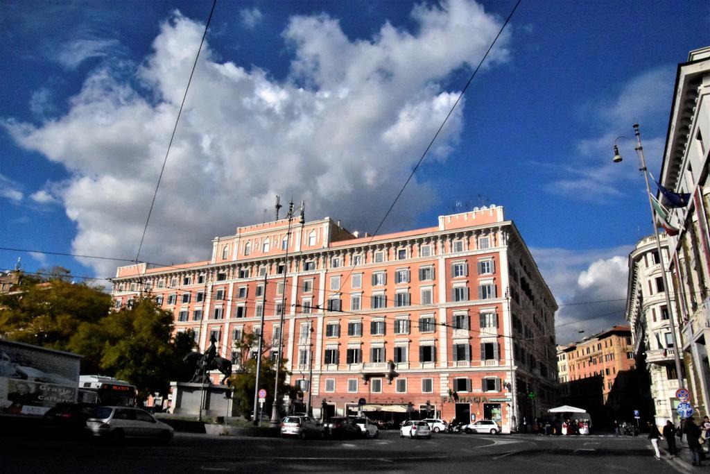 Le Suite Downtown Рим Екстериор снимка