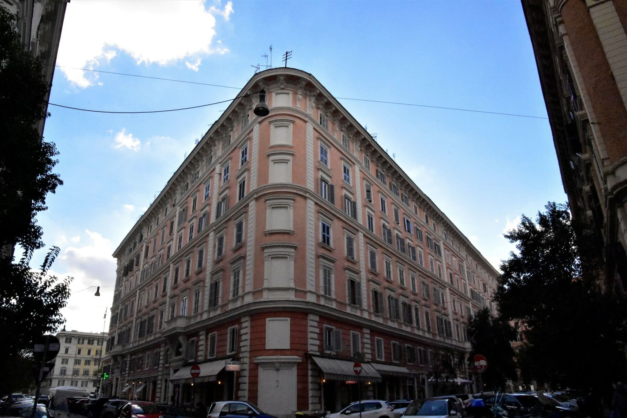 Le Suite Downtown Рим Екстериор снимка